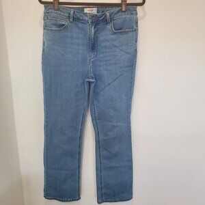 Wrangler 5 Pocket Style Cotton, Polyester & Spandex Jeans in size 12/30